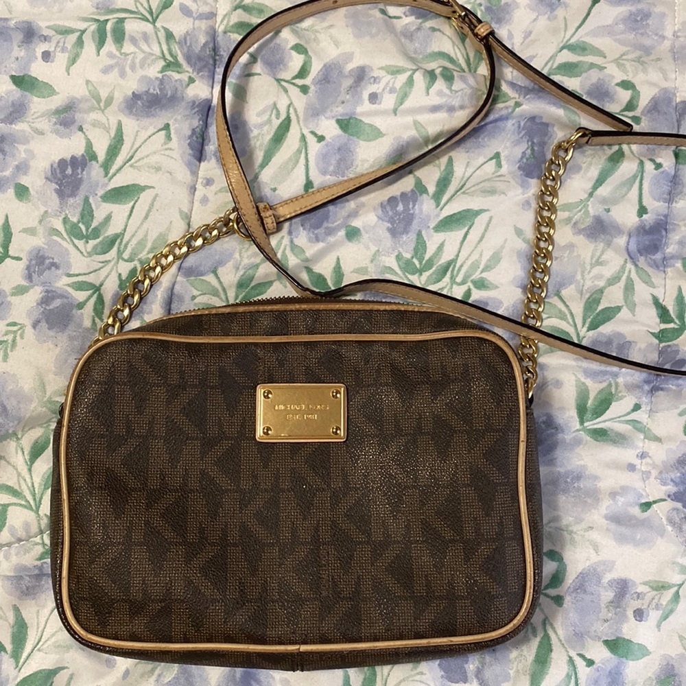 Michael kors crossbody